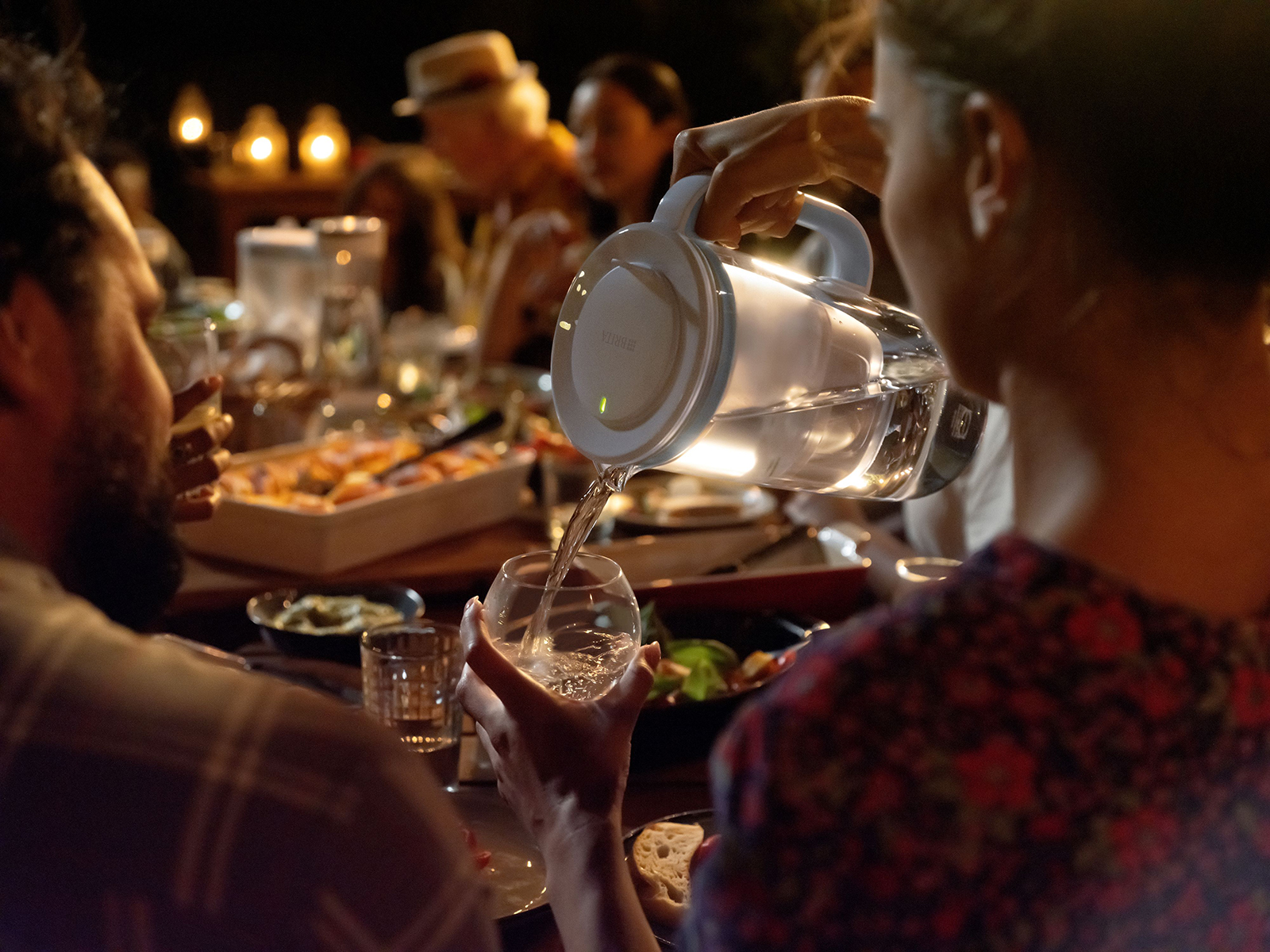 Gartenparty mit BRITA Tischwasserfilter Glas Eine Gartenparty mit dem BRITA Tischwasserfilter Glas