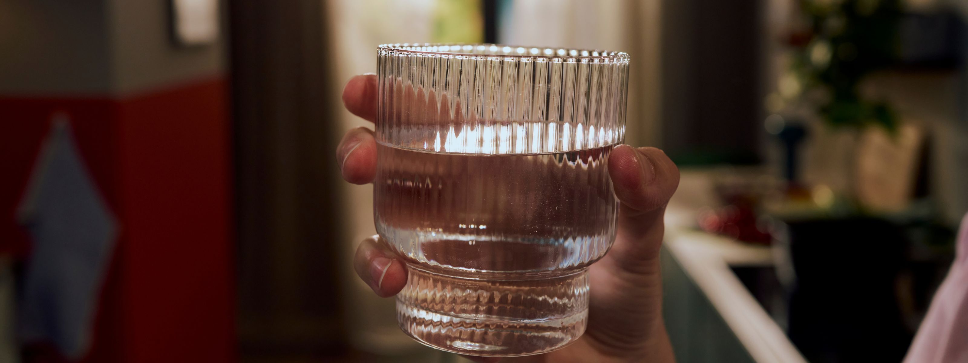 Wasserglas im Fokus