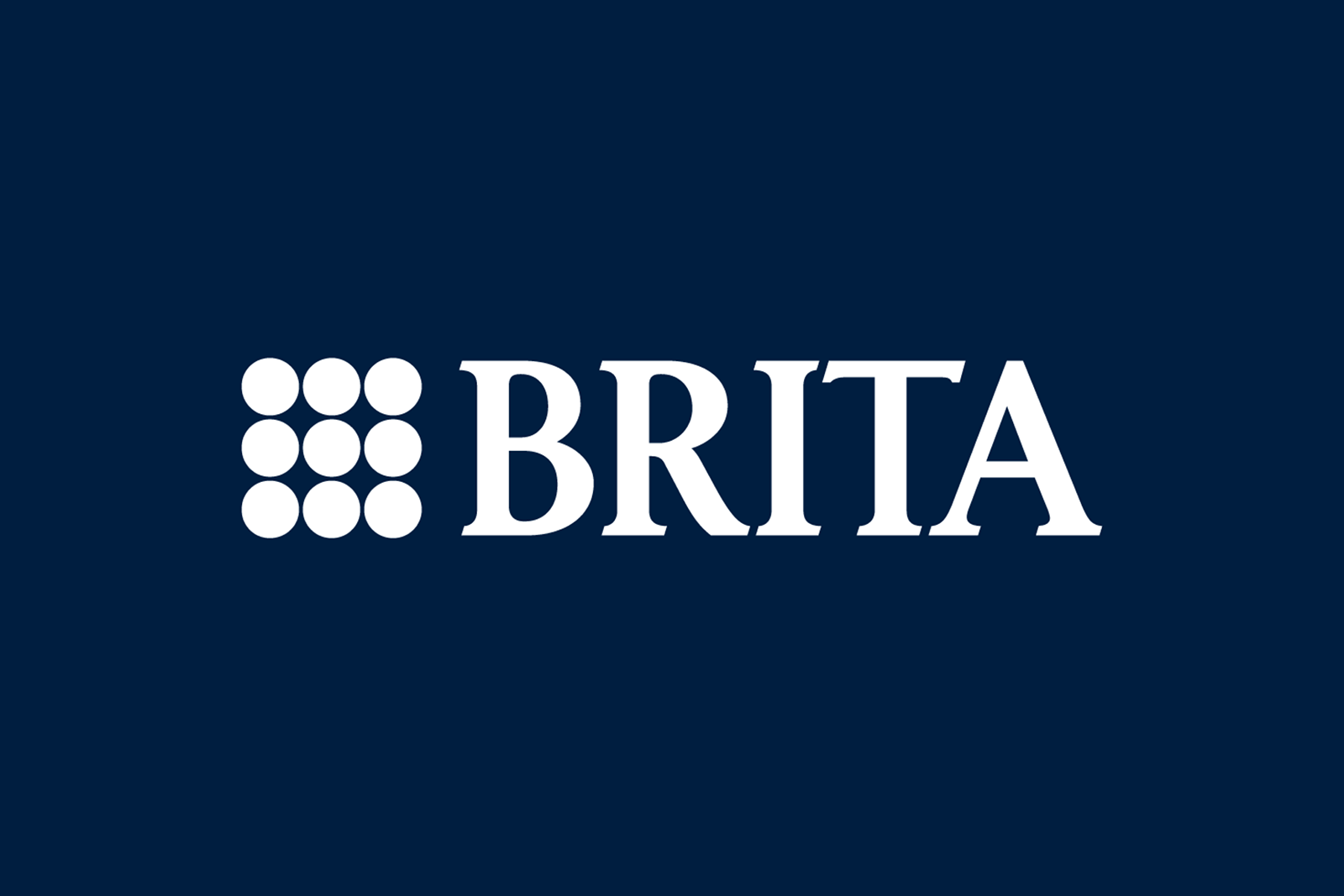 BRITA Logo auf dunkelblauem Hintergrund