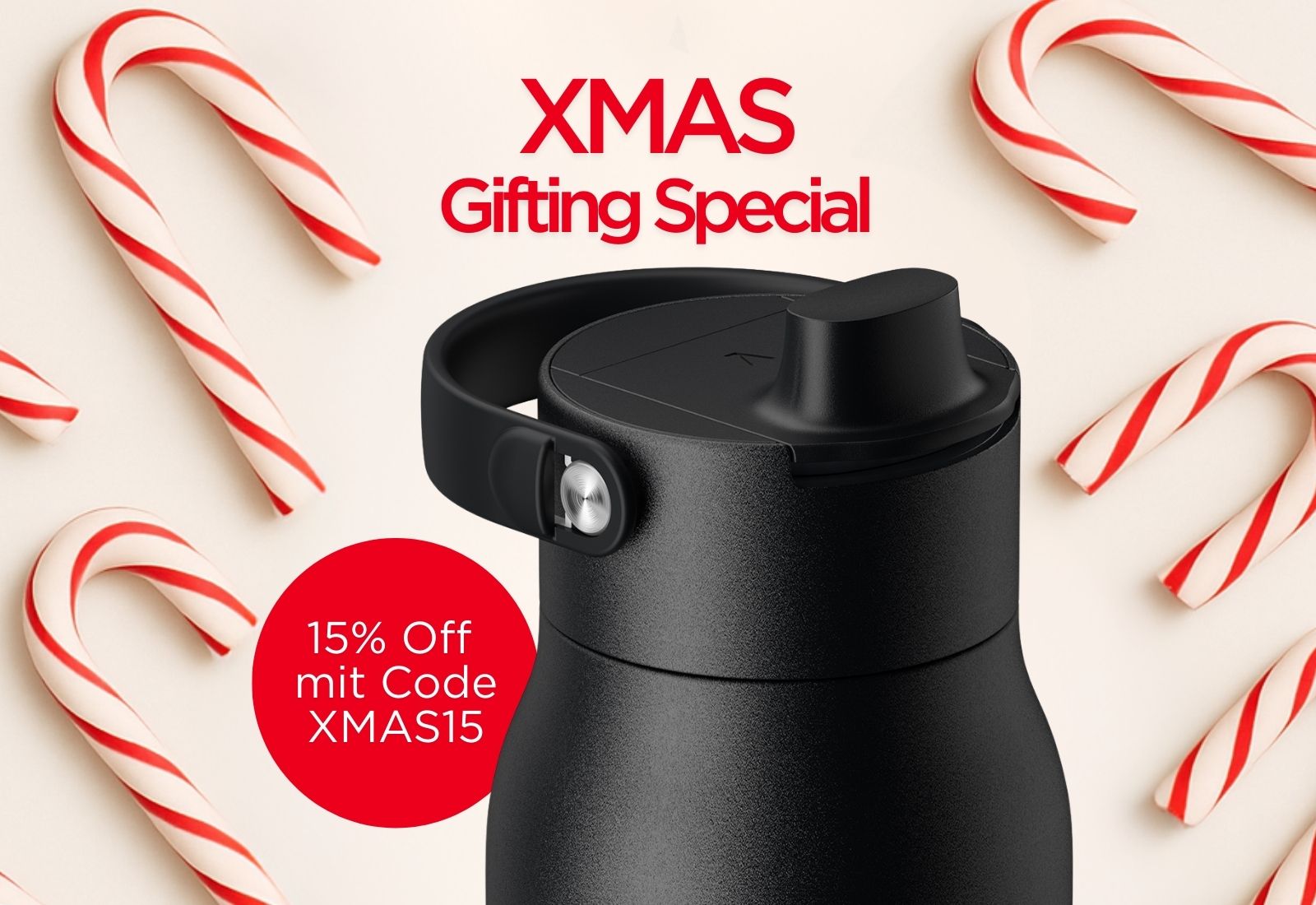 BRITA LARQ mit weihnachtlichem Motiv im Hintergrund