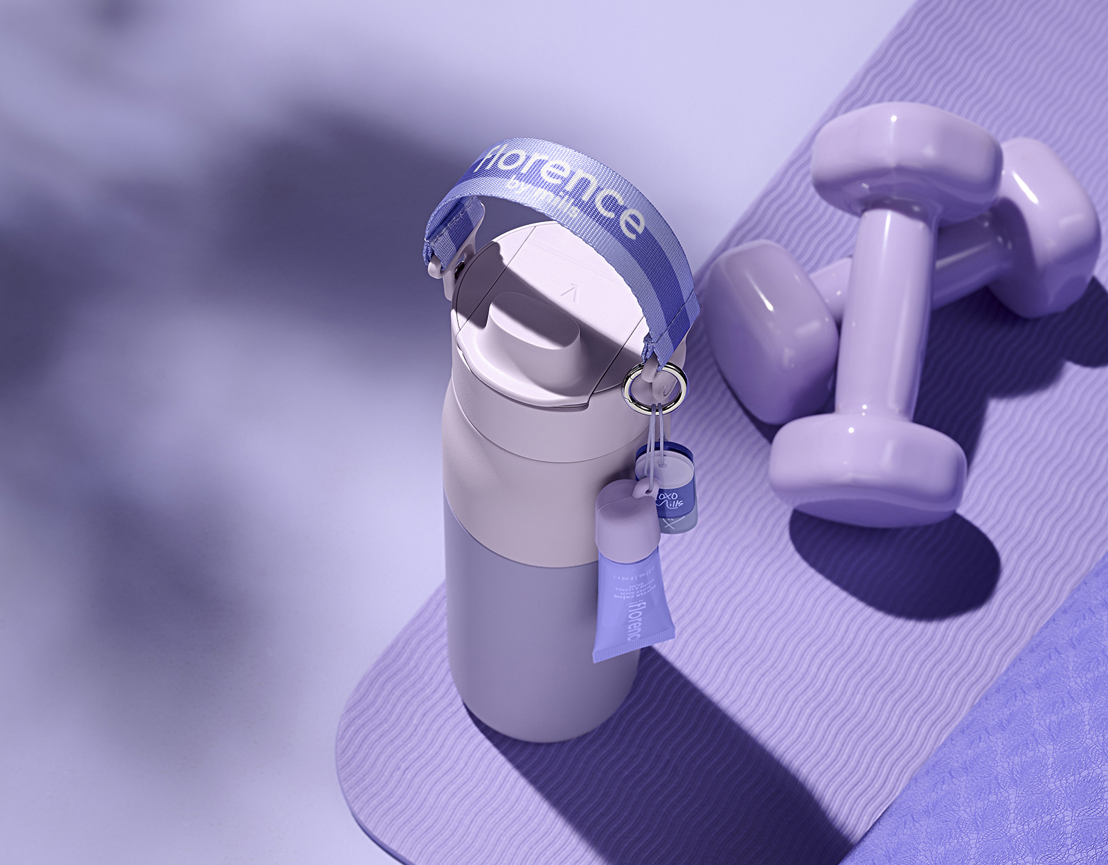 florence by mills x BRITA LARQ Flasche im Yoga Setting florence by mills x BRITA LARQ Flasche im Yoga Setting
